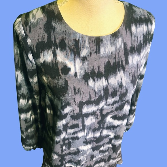 BCBGMaxAzria Ikat Print Chiffon Ruffled Hem Dress in “Pacific Blue Cloud” Size S - Picture 3 of 12